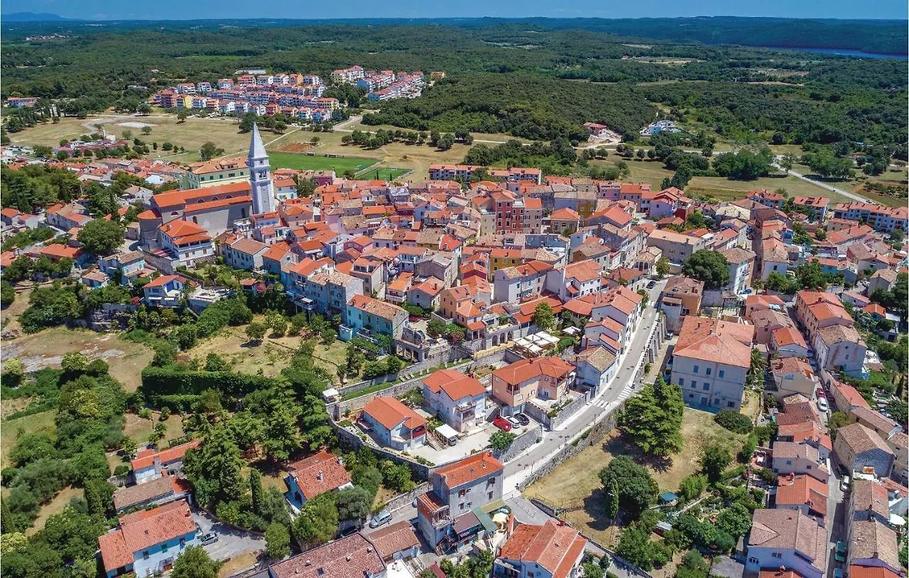 Cozy Apartment In Vrsar With Kitchen 0*,